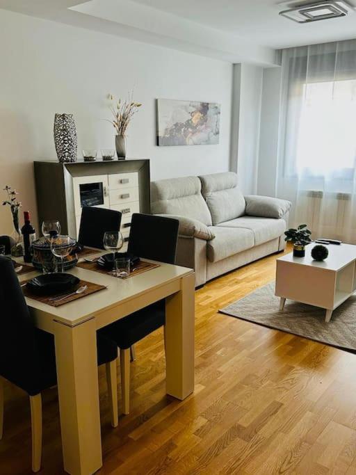 Studio 14 + Garaje Incluido. Nuevo, Elegante, Acogedor. Haro Luaran gambar