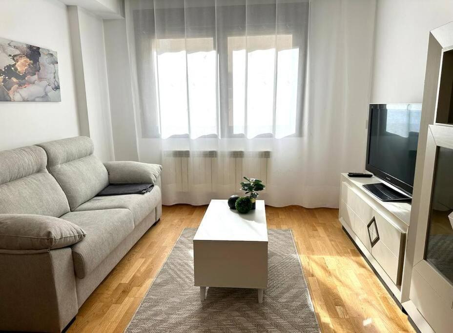 Studio 14 + Garaje Incluido. Nuevo, Elegante, Acogedor. Haro Luaran gambar