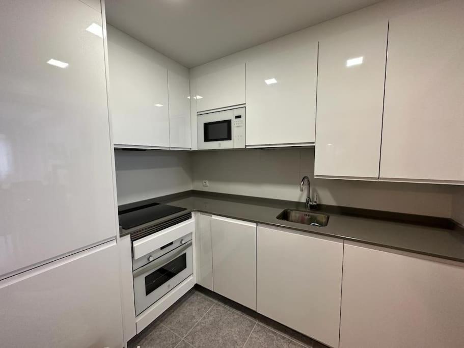 Studio 14 + Garaje Incluido. Nuevo, Elegante, Acogedor. Haro Luaran gambar